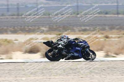 media/Oct-05-2025-CVMA (Sun) [[beeef4f201]]/Race 10-Formula Lightweight Twins Shootout/